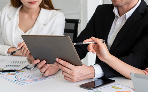 股份變更手續(xù)如何辦理？